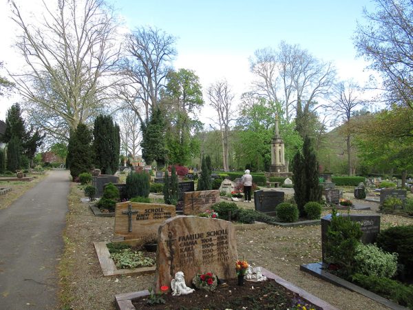 Hauptfriedhof Weinsberg – Erd-Wahlgräber